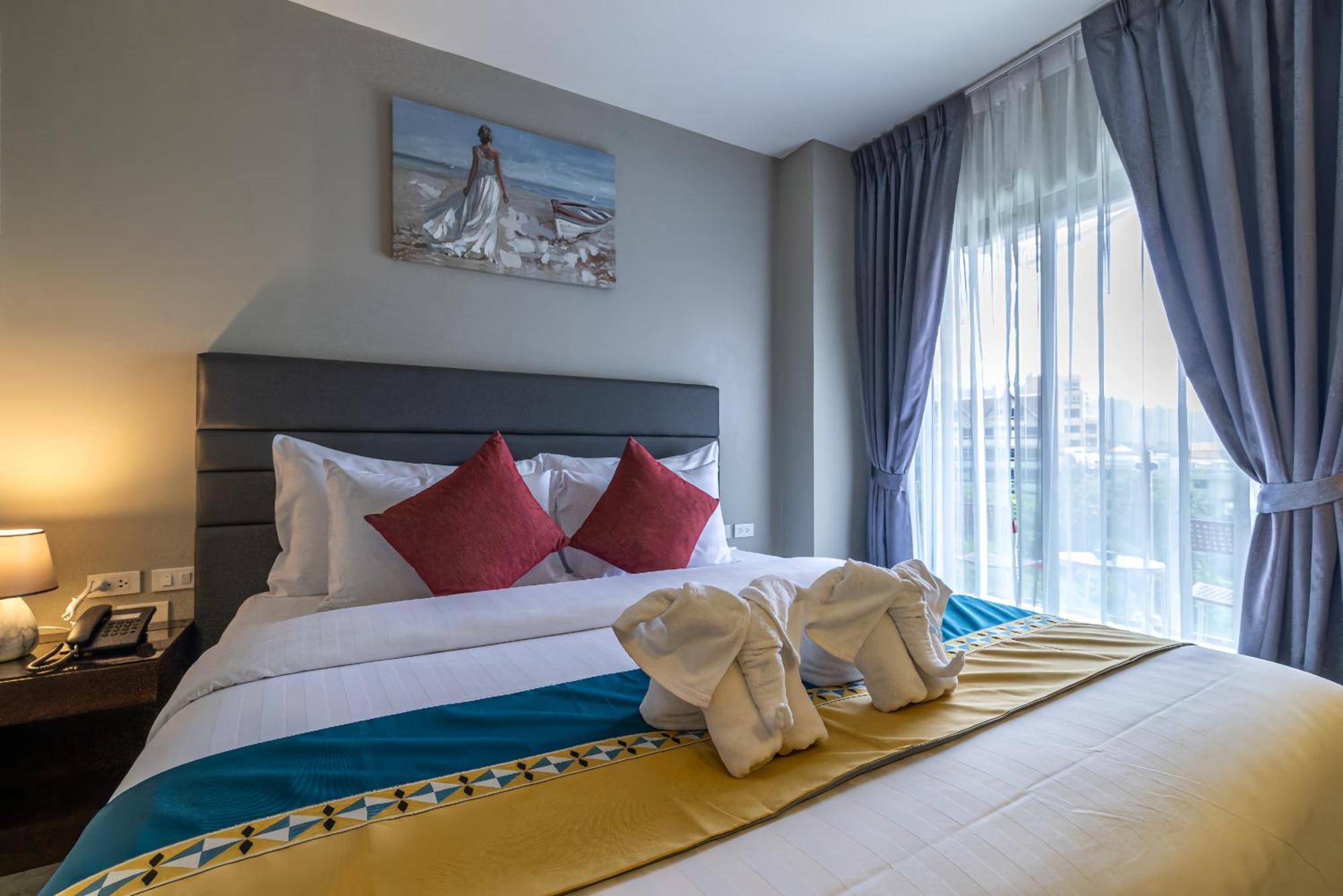 Kana Triple L Hotel Phuket普吉岛卡娜3L酒店 Patong Exterior photo