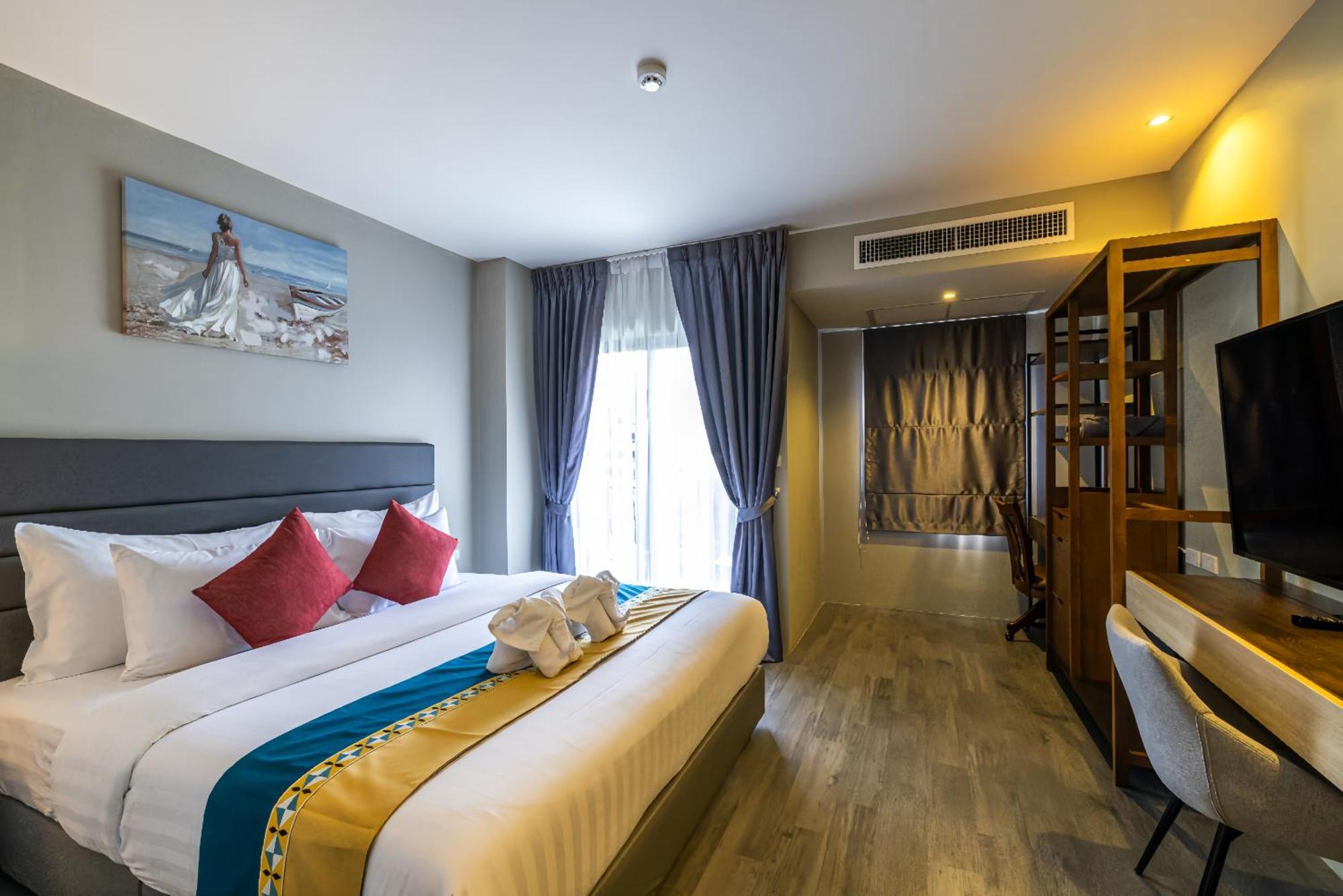 Kana Triple L Hotel Phuket普吉岛卡娜3L酒店 Patong Exterior photo