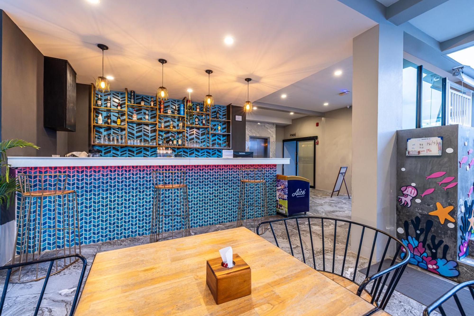 Kana Triple L Hotel Phuket普吉岛卡娜3L酒店 Patong Exterior photo